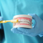 Całościowe leczenie dentystyczne – znajdź trasę do zdrowych i atrakcyjnego uśmiechów.
